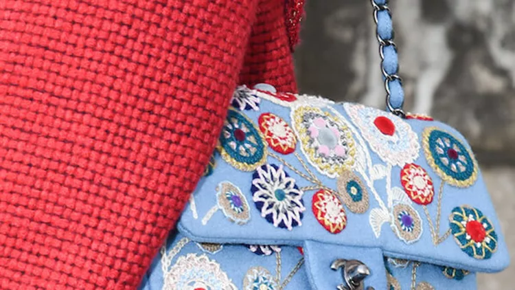 Street Style Details: Οι πιο όμορφες λεπτομέρειες από τα looks στις μητροπόλεις της Μόδας