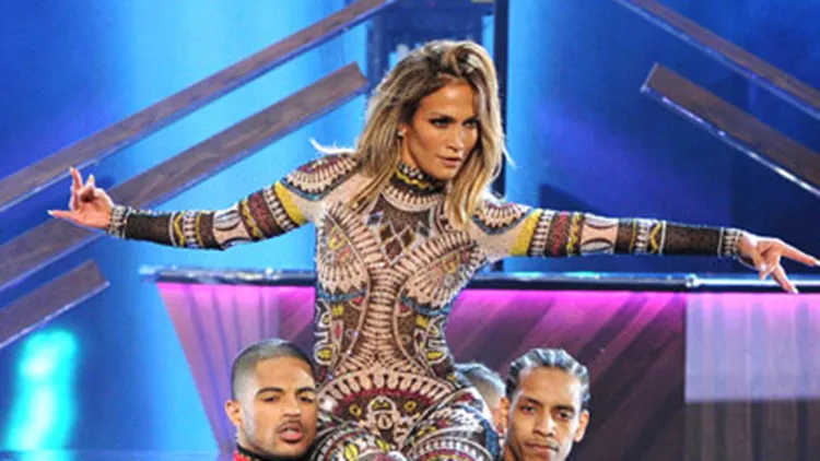 Jennifer Lopez: Πιο σέξι απο ποτέ στα American Music Awards