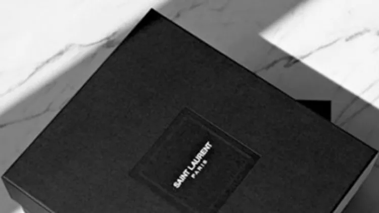 Το νέο logo του οίκου YSL ανάβει φωτιές