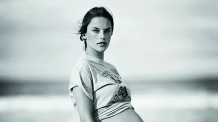 Alessandra Ambrosio: Έγκυος και ερωτευμένη