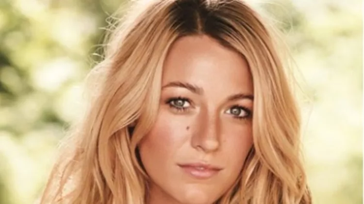 Η Blake Lively σε εξώφυλλο δύο μέρες μετά τον γάμο της