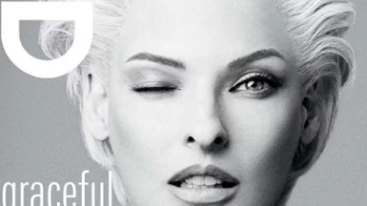 Supermodels φωτογραφίζονται για εξώφυλλο περιοδικού