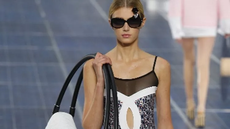 Chanel Hula Hoop τσάντες: Που χρησιμεύουν;