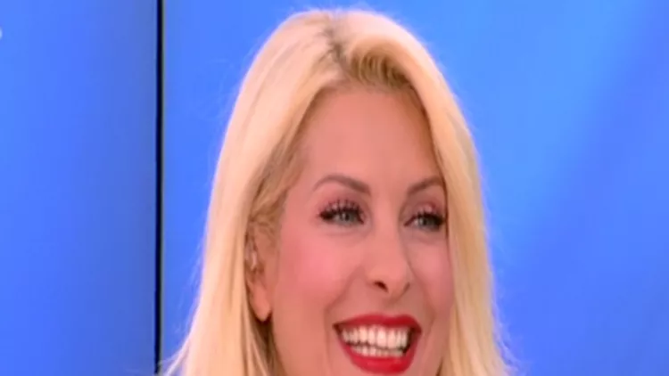 Τι φοράει σήμερα στην εκπομπή της η Ελένη Μενεγάκη;