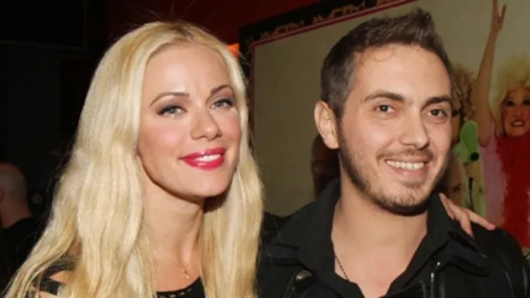 Η πρεμιέρα της θεατρικής παράστασης "Τα βαφτίσια"