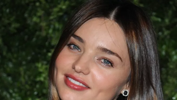 H Miranda Kerr το νέο πρόσωπο του Mango!