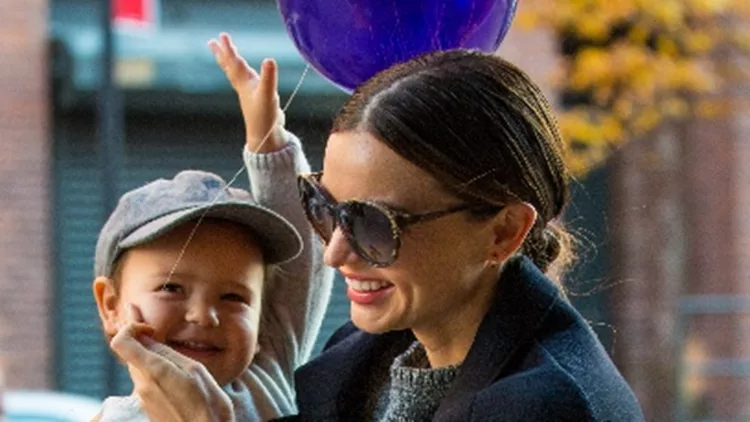 H Miranda Kerr δίνει νέα πνοή σε ένα casual look