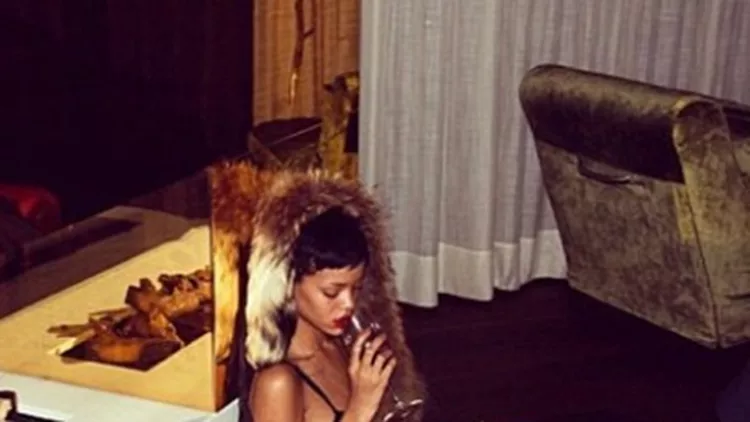 Οι γυμνές φωτογραφίες της Rihanna στο instagram
