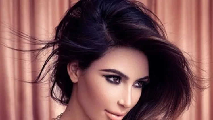 Η Kim Kardashian με εσώρουχα! Τι σε παραξενεύει;