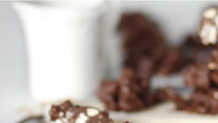 Σοκολατένιες μπουκίτσες ενέργειας με μόνο τρία υλικά