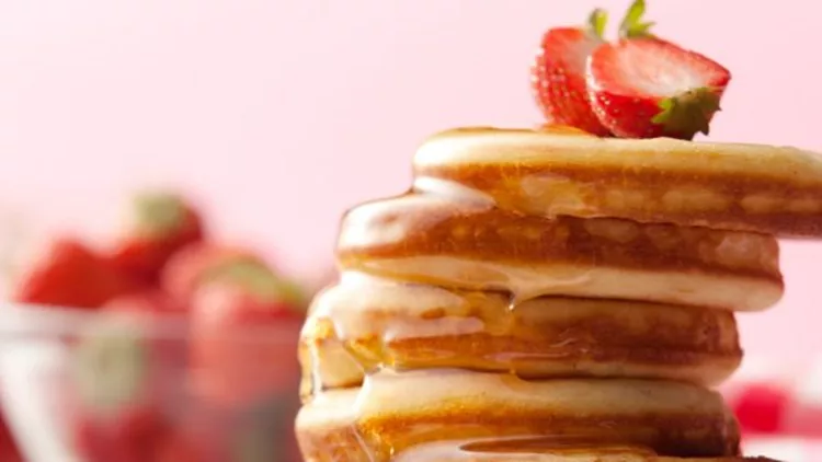 Pancakes με σαμπάνια: Πώς θα φτιάξεις το πιο εορταστικό brunch!