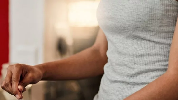 Νιώθω πρησμένη σε όλο το σώμα: Ημερήσιο πλάνο για να νιώσεις καλύτερα σε 24 ώρες