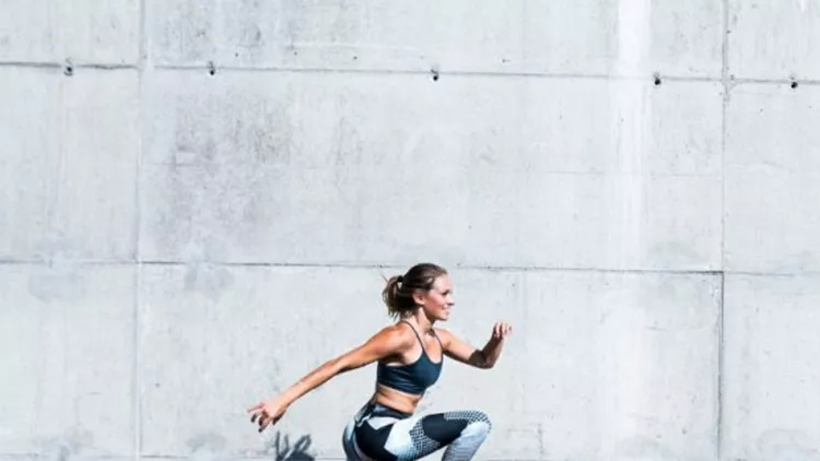 Διαλειμματική προπόνηση: Γιατί να την εντάξεις στη γυμναστική σου σύμφωνα με την personal trainer