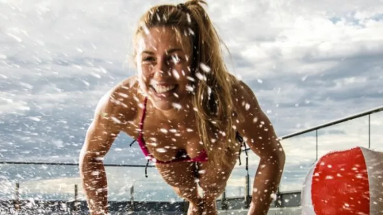 Νερό και προπόνηση: Πόσο νερό να πίνεις όταν ασκείσαι και τι σου προσφέρει