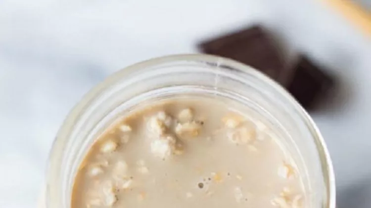 Πόριτζ βρόμης με γεύση μόκα που θυμίζει καφέ! Πώς θα φτιάξεις overnight oats