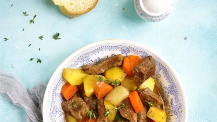 Οι 8 νέοι κανόνες της Μεσογειακής Διατροφής: πλήρες γάλα, τουρσί και οι φυτικές ίνες που χαρίζουν υγιές σώμα