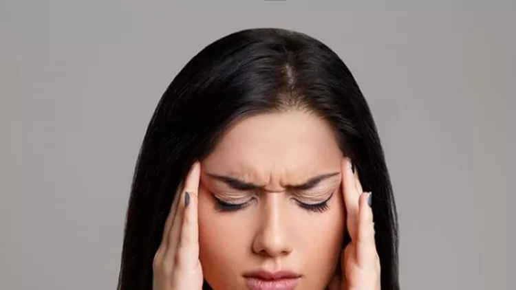 Πονοκέφαλος ή ημικρανία; Δες πώς θα αναγνωρίσεις τον πόνο σου