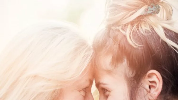 Τι είναι το σύνδρομο της άδειας φωλιάς και πώς το βιώνουν οι γονείς με ενήλικα παιδιά;