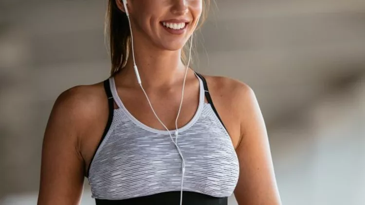 Ασκήσεις για αδυνάτισμα: Οι αλλαγές στην προπόνηση που χτίζουν ένα όμορφο σφιχτό γυναικείο σώμα