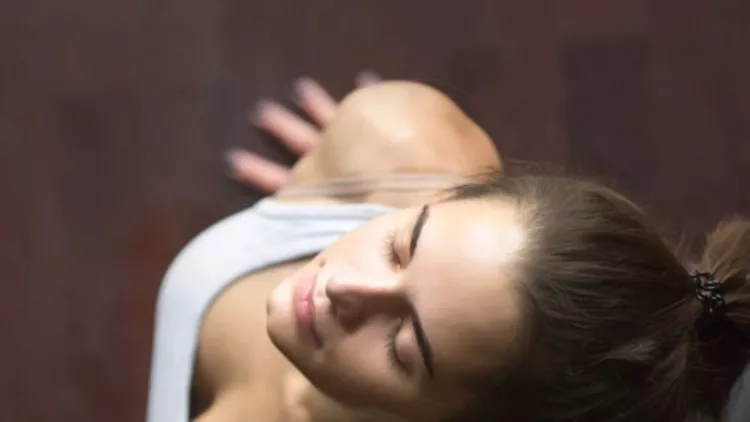 Ποια είναι τα πραγματικά οφέλη της γιόγκα; Μπορεί να θεραπεύσει;