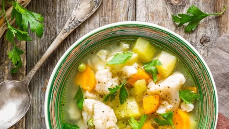 Φτιάξε νόστιμη και υγιεινή χορτόσουπα (έχει μόνο 257 θερμίδες!)