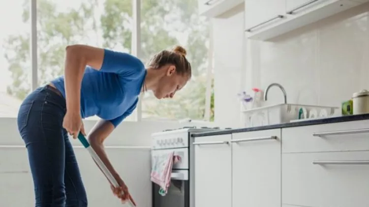 Υγιεινό και καθαρό σπίτι: Οι κανόνες για να διώξουμε (σίγουρα) τα μικρόβια από κάθε σημείο του σπιτιού