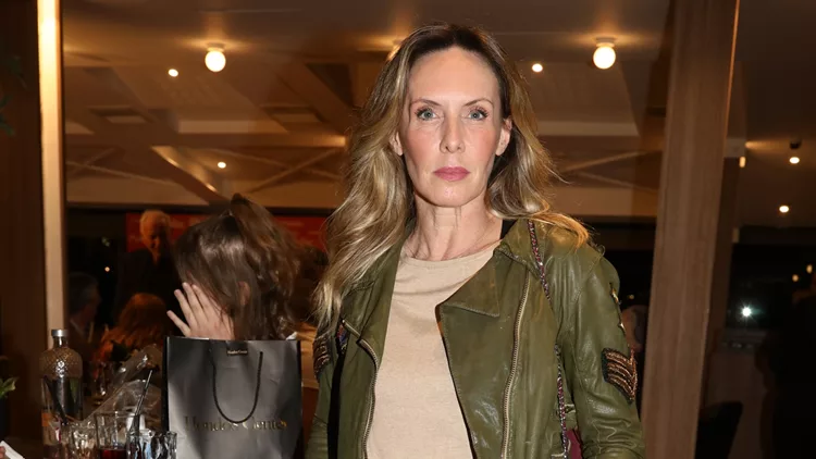 Εβελίνα Παπούλια