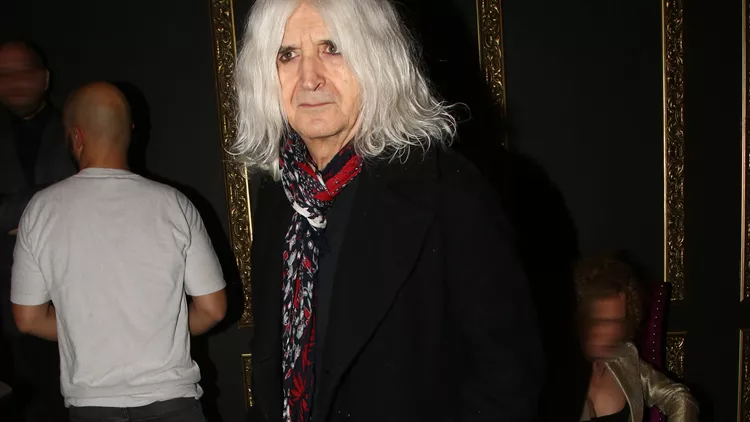 Νίκος Καρβέλας
