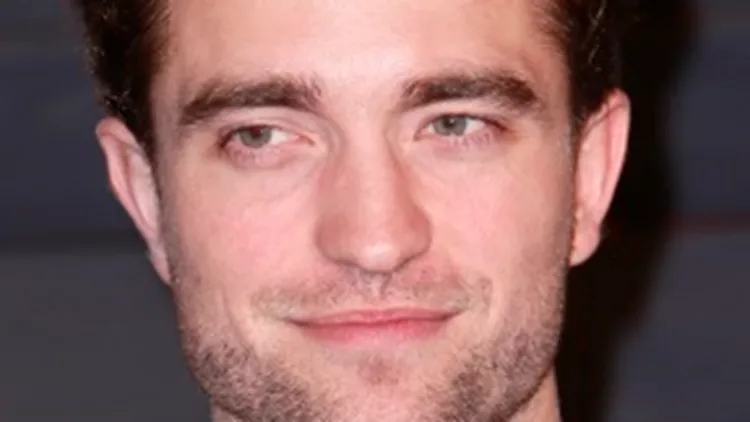 Robert Pattinson: Αρραβωνιάστηκε ή είναι αστείο Πρωταπριλιάς;
