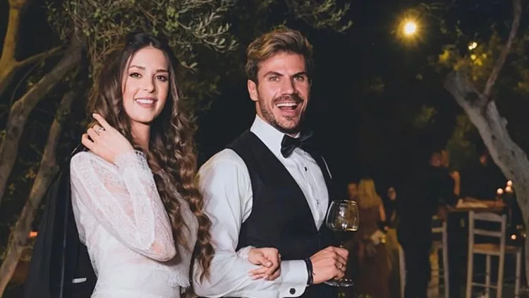 Άκης Πετρετζίκης