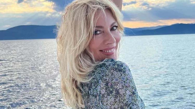 Σμαράγδα Καρύδη