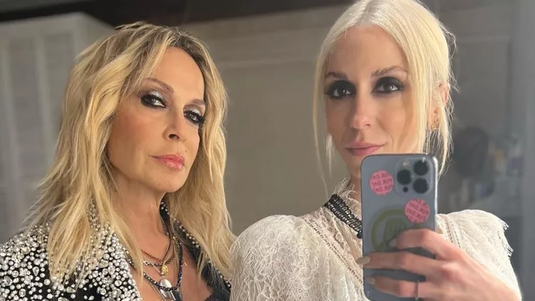 Σοφία Καρβέλα - Άννα Βίσση