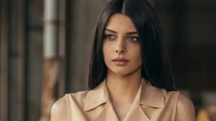 Άννα Μπεζάν