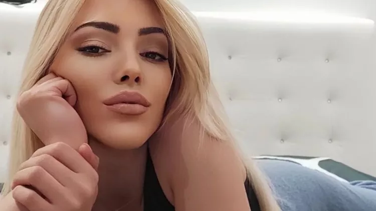 Ιουλία Κουκουβέ