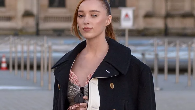 Phoebe Dynevor Louis Vuitton