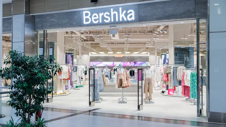 Ανοίγει το νέο ανανεωμένο κατάστημα της Bershka στο The Mall Athens