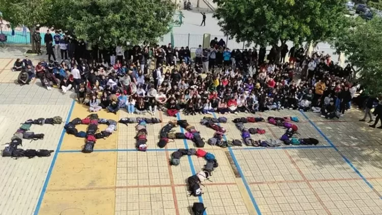 Οι αναρτήσεις στα social media που συγκλονίζουν κάτω από το hashtag #Tempi