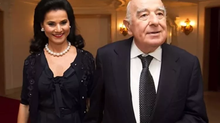 Βίκυ Σάφρα