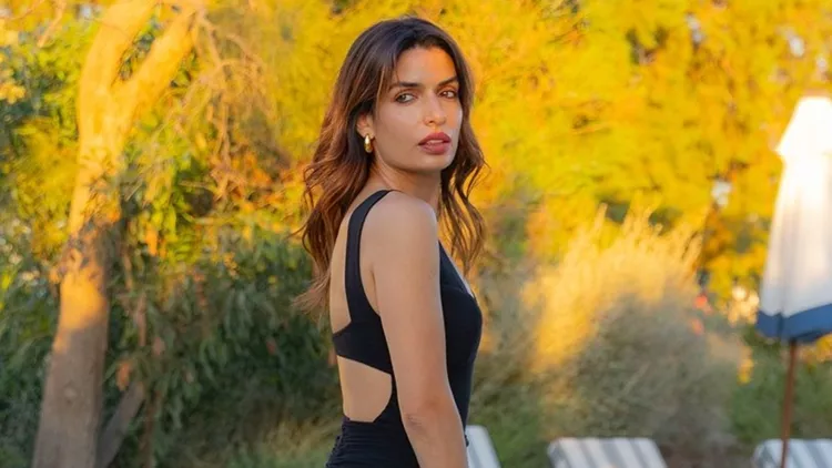 Η Τόνια Σωτηροπούλου φόρεσε το φόρεμα που χρειάζεται η κάθε γυναίκα στην καλοκαιρινή γκαρνταρόμπα της