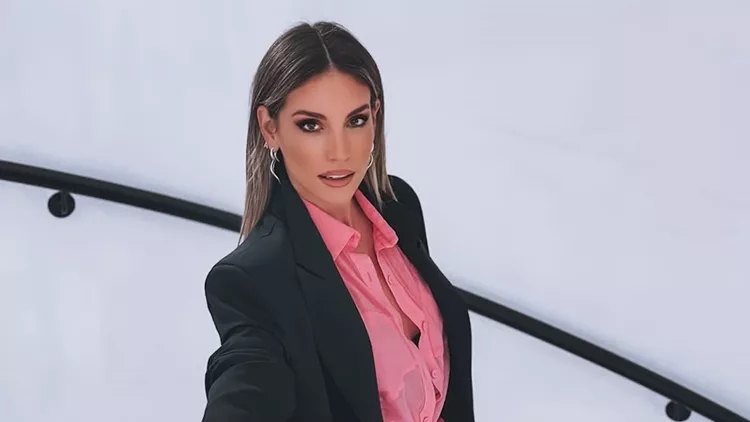 Η Αθηνά Οικονομάκου