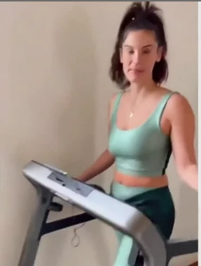 Χριστίνα Μπόμπα | “Το 2022 έβαλα στόχο να χάσω όλα τα κιλά της εγκυμοσύνης” (βίντεο)