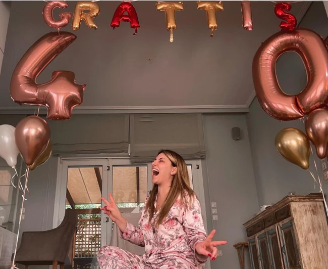 Έλενα Παπαρίζου