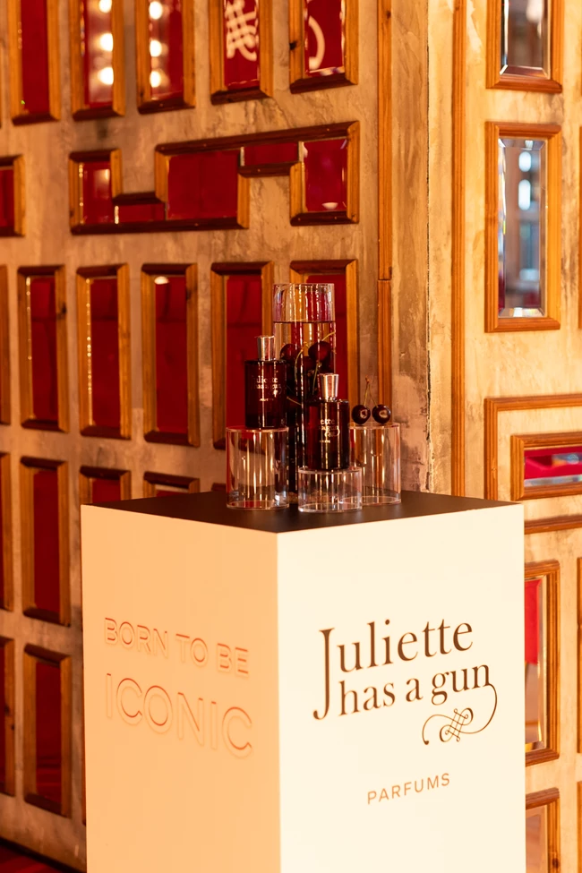 juliette has a gun