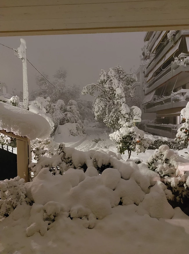 Ελένη Ράντου | Οργισμένη η ηθοποιός: “Πάνω από 4 ώρες χωρίς φως χωρίς θέρμανση”