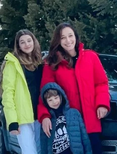 Αναστασία Ρουβά | Η μεγαλύτερη κόρη των Ρουβά – Ζυγούλη έχει ήδη φτάσει σε ύψος την (πιο μελαχρινή από ποτέ) μητέρα της