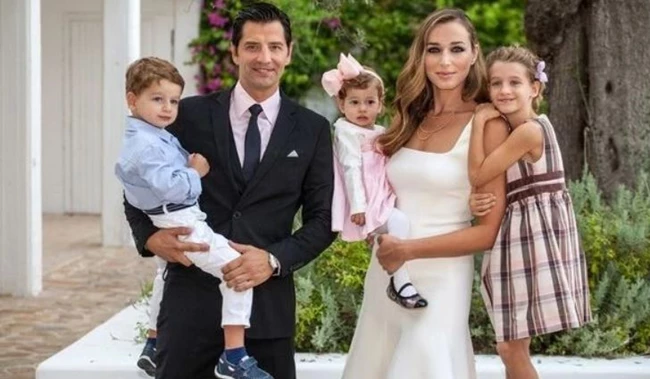 χτενίσματα για βάπτιση μαμά