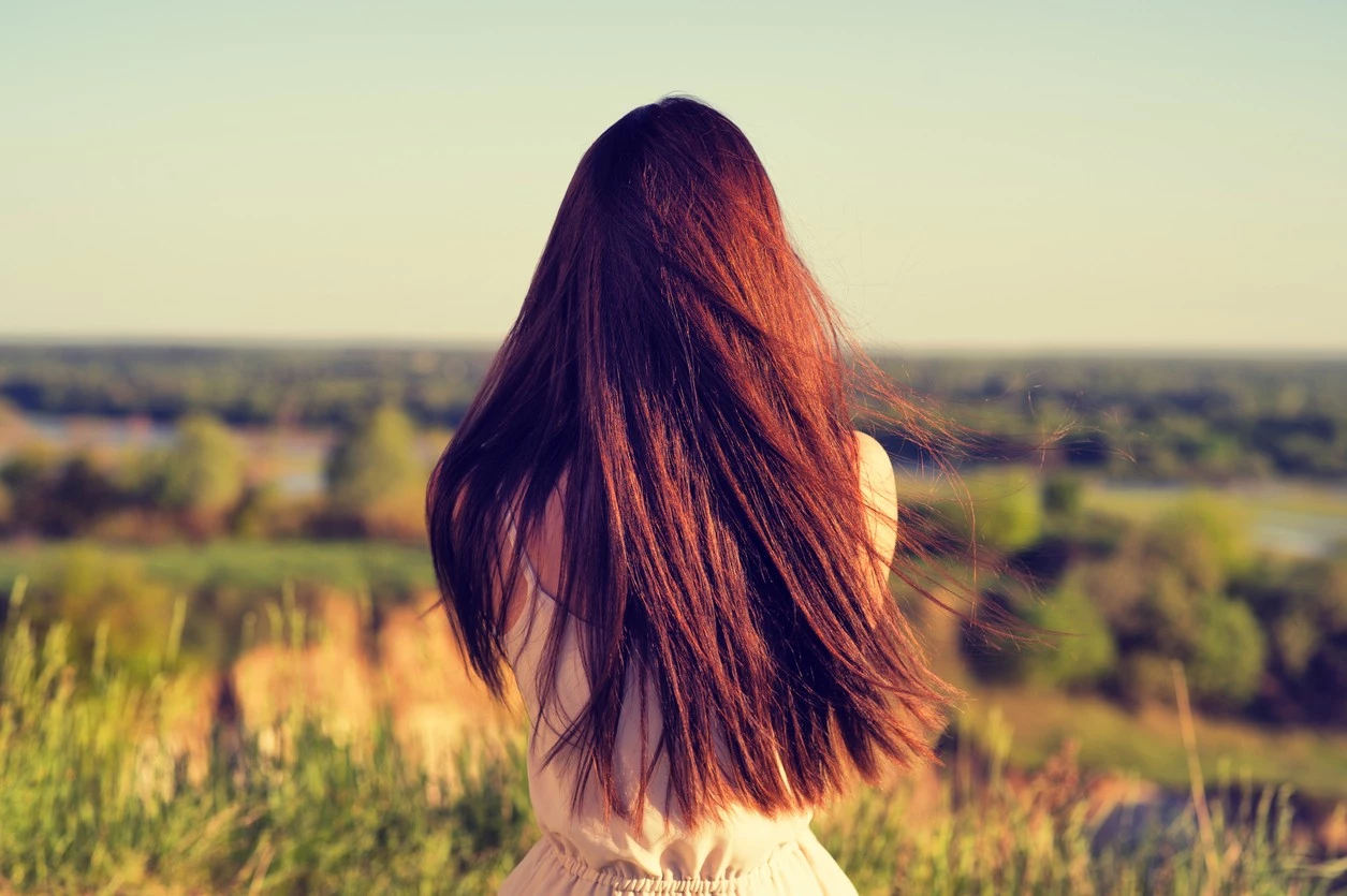 Πέφτουν τα μαλλιά σου; Οι καλύτερες συμβουλές για να αποφύγεις την τριχόπτωση