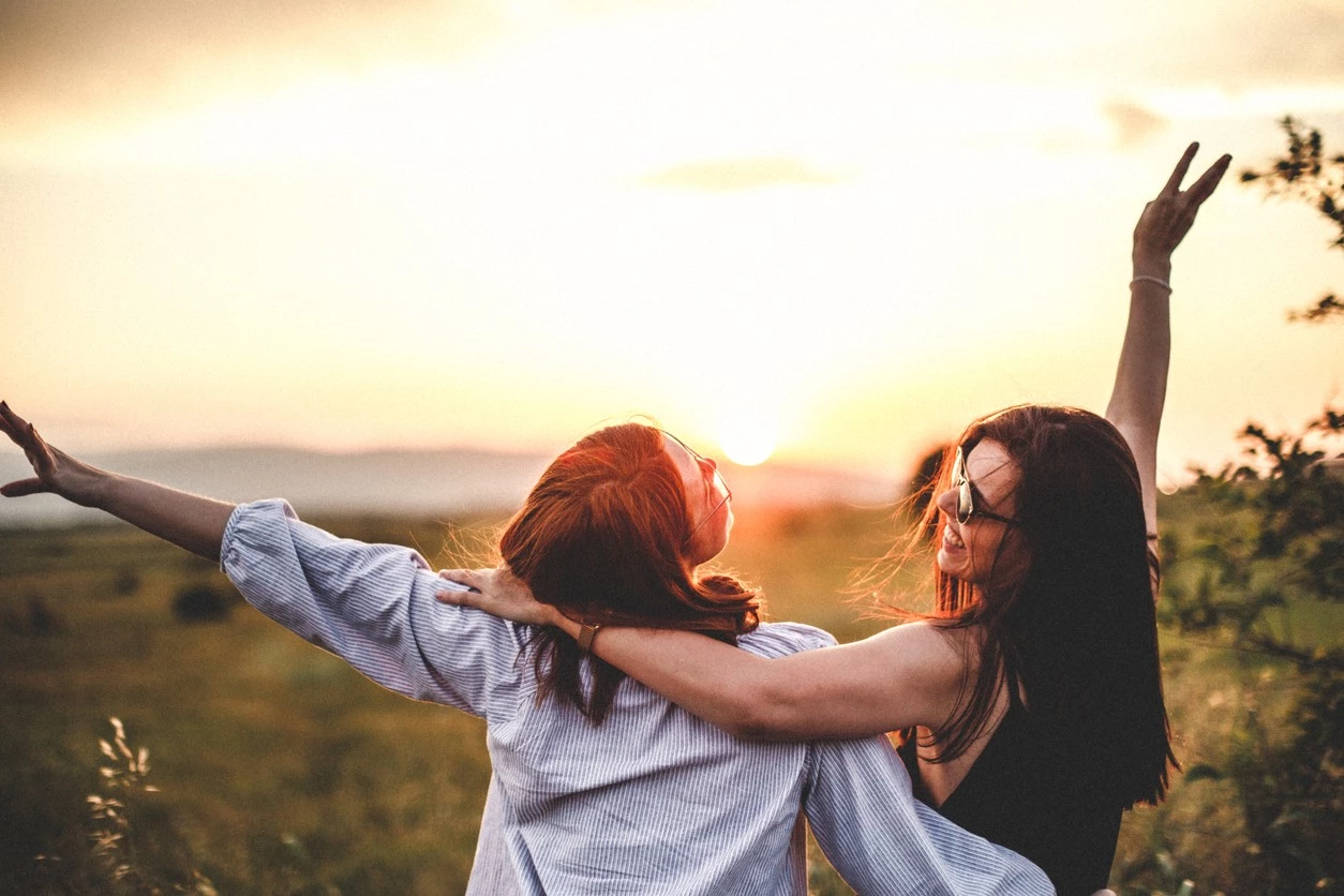 Πώς να είμαι καλή φίλη | 5 απλοί τρόποι για να βελτιώσεις (και να εμπλουτίσεις) τις φιλίες σου