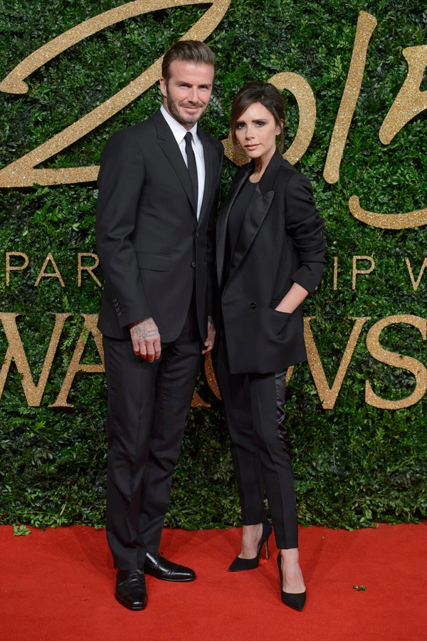 Victoria και David Beckham: Με παρόμοιο outfit στο κόκκινο χαλί