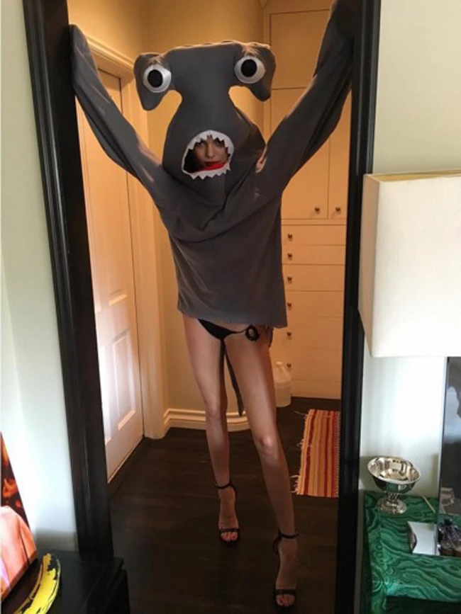 Η Kendall Jenner φοράει στολή καρχαρία στην πιο σέξι εκδοχή της